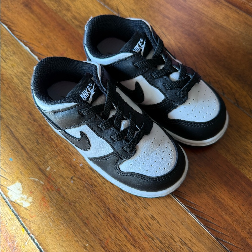 Nike Black and White Sneakers